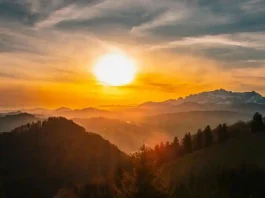 The Cry Over the Boundless Hills by Sreelekha Chatterjee